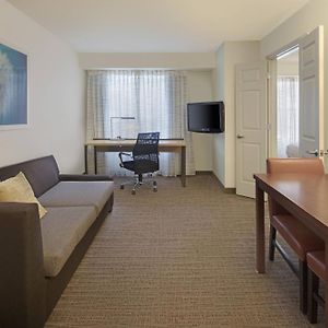 One-Bedroom Queen Suite